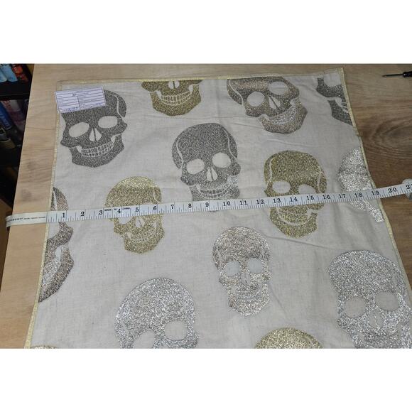 NWT 2 metallic skull Pillowcases 19x19 SAATVIK - Picture 2 of 4